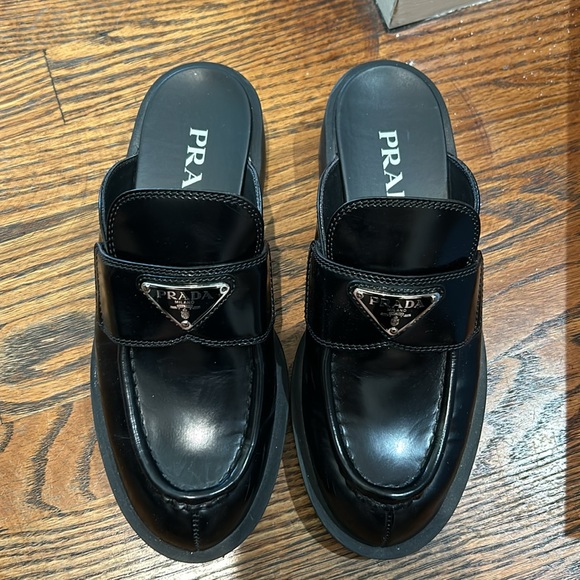 š¤Prada leather logo mules. size 36. come with box and dust bag. - Picture 4 of 8